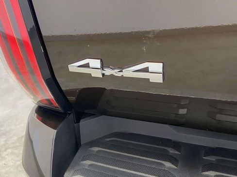 Used 2024 Toyota Tundra Limited AWD/4WD image 15