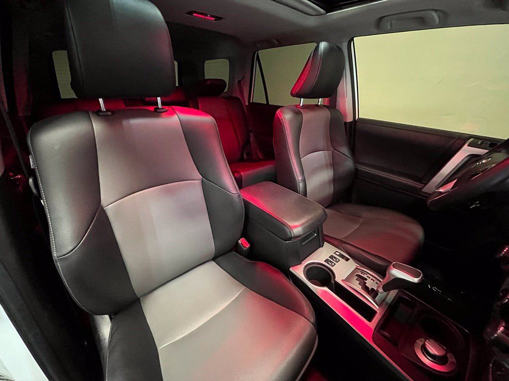 Used 2020 Toyota 4Runner SR5 Premium w/ Moonroof Package AWD/4WD image 12