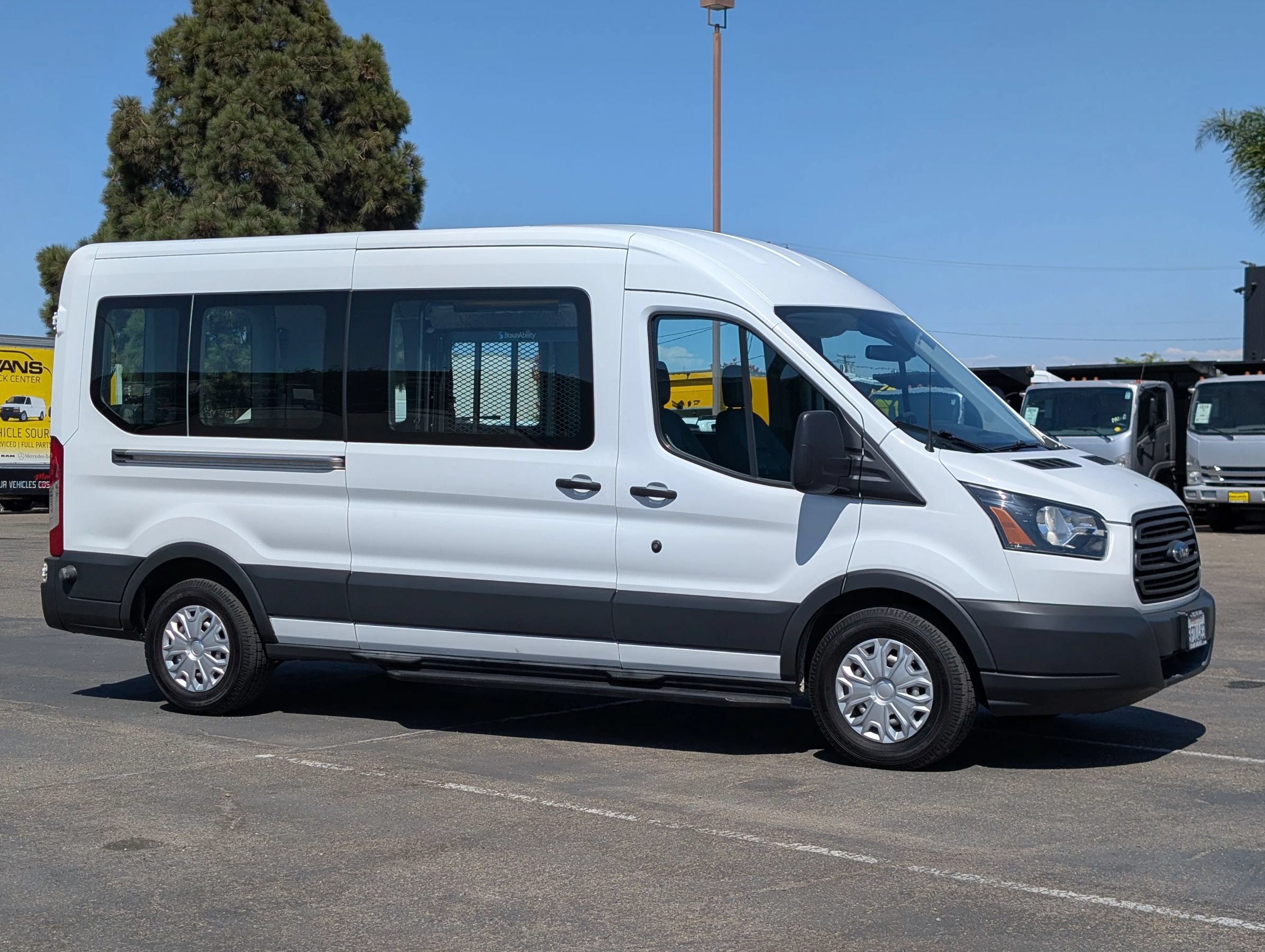 Used 2018 Ford Transit 350 XL RWD image 9