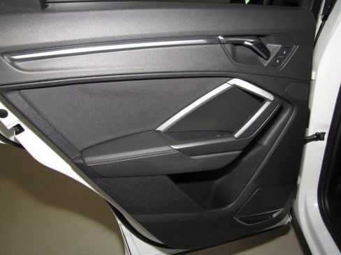 Used 2020 Audi Q3 2.0T Prestige w/ Prestige Package image 14