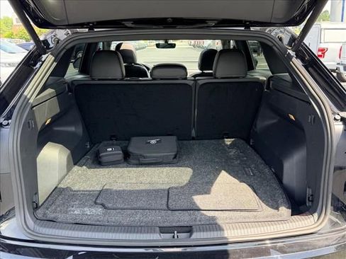 Used 2023 Volkswagen Atlas Cross Sport SE w/ Panoramic Sunroof Package FWD image 15