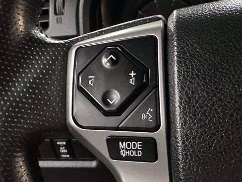 Used 2020 Toyota 4Runner SR5 Premium AWD/4WD image 17