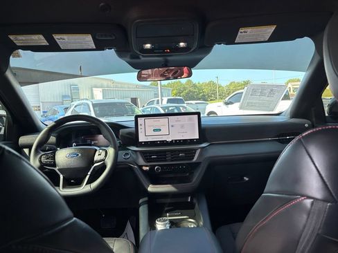 Used 2025 Ford Explorer ST-Line RWD image 16