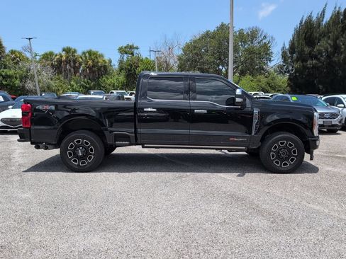 Used 2023 Ford F250 Platinum AWD/4WD image 2