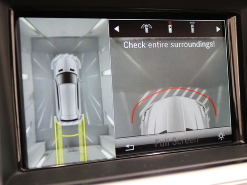 Used 2016 Mercedes-Benz GL 450 4MATIC w/ Premium I Package image 62