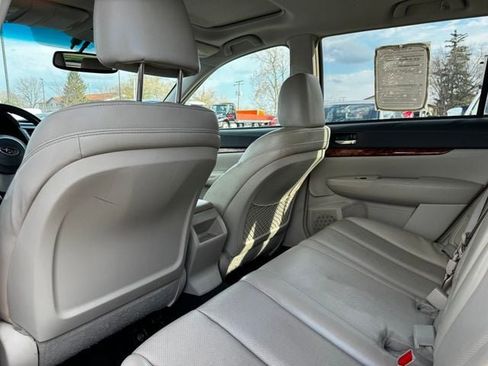 Used 2011 Subaru Outback 2.5i Limited AWD/4WD image 11
