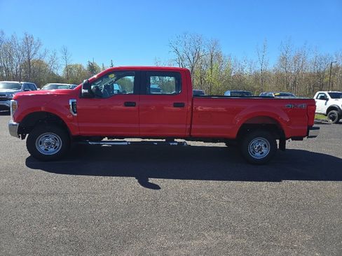 Used 2019 Ford F250 XL w/ Power Equipment Group AWD/4WD image 4