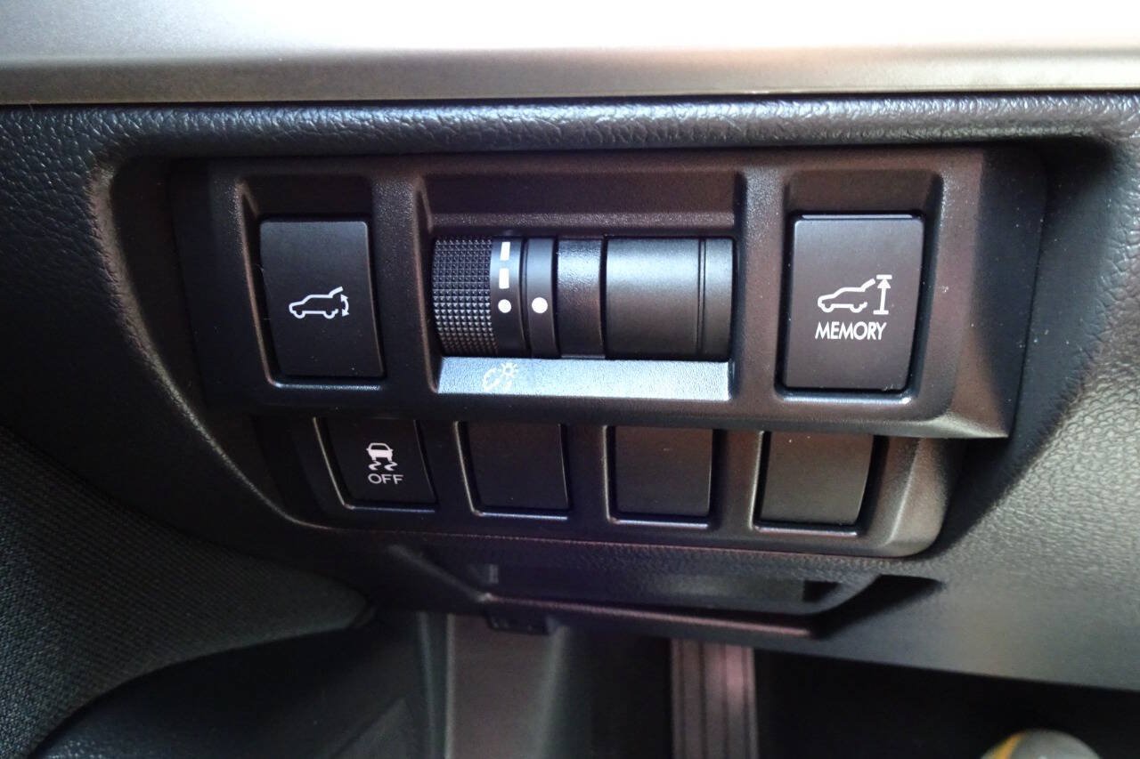 Used 2015 Subaru Outback 2.5i Premium AWD/4WD image 24