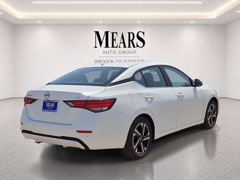 Used 2024 Nissan Sentra SV FWD image 5
