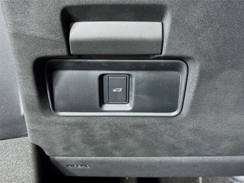 Used 2026 Land Rover Range Rover Evoque S AWD/4WD image 14