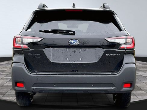 Certified 2025 Subaru Outback Onyx Edition image 4