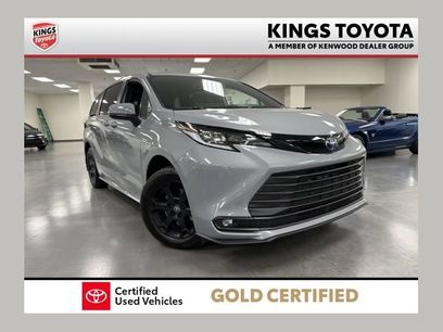 Used 2025 Toyota Sienna XLE Woodland Edition