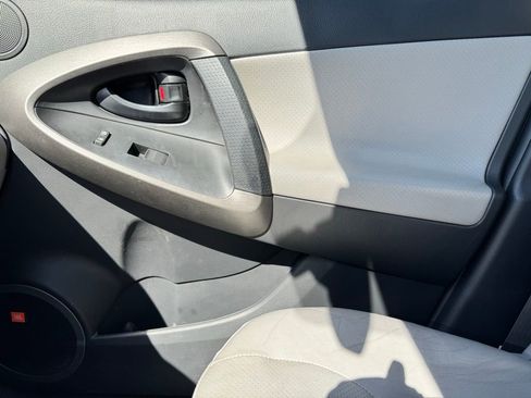 Used 2011 Toyota RAV4 Limited w/ Limited Extra Value Pkg image 22