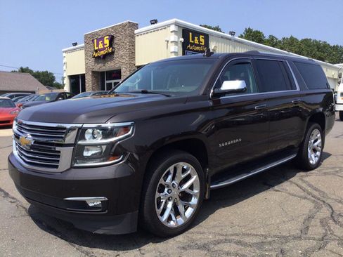 Used 2018 Chevrolet Suburban Premier image 1