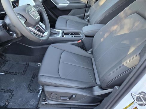 New 2025 Audi Q3 2.0T Premium image 26
