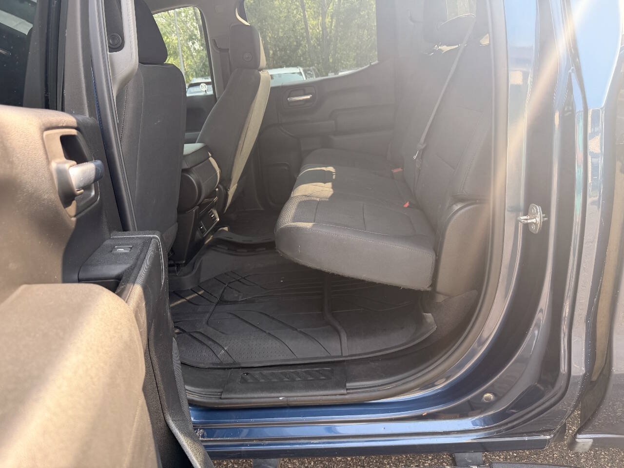 Used 2019 Chevrolet Silverado 1500 Custom Trail Boss w/ Custom Convenience Package AWD/4WD image 10