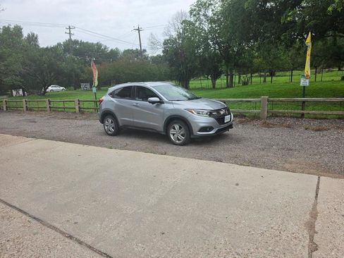 Used 2019 Honda HR-V EX image 7