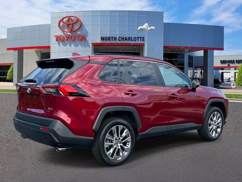 Used 2022 Toyota RAV4 XLE Premium FWD image 6