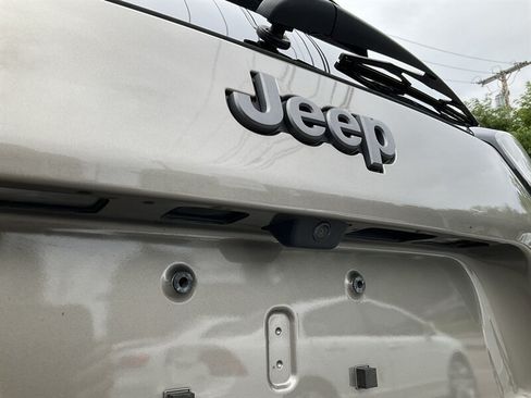 Used 2021 Jeep Cherokee Trailhawk w/ Premium Leather Package AWD/4WD image 11