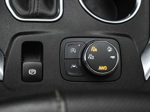 Used 2023 Chevrolet Traverse Premier w/ Redline Edition image 24