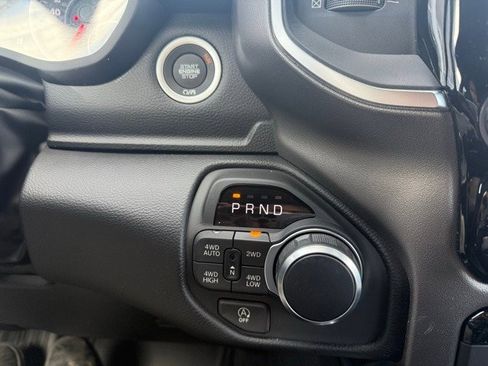 New 2026 RAM 1500 4x4 Crew Cab image 13