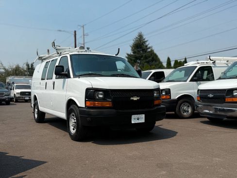 Used 2013 Chevrolet Express 2500 RWD image 2