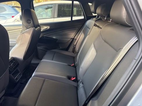 Used 2023 Volkswagen ID.4 Pro S image 9