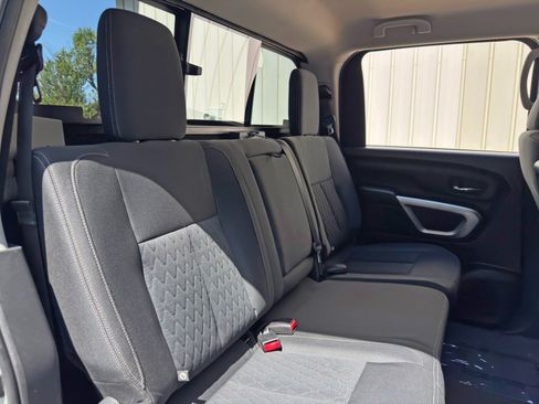 Used 2019 Nissan Titan SV AWD/4WD image 28