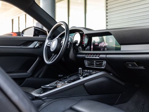 Certified 2021 Porsche 911 Carrera RWD image 38