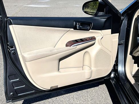 Used 2012 Toyota Camry XLE image 21