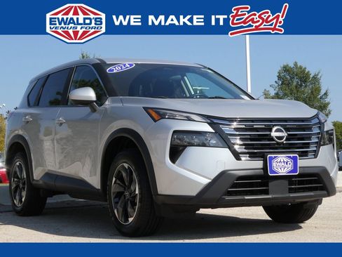 Used 2024 Nissan Rogue SV image 1