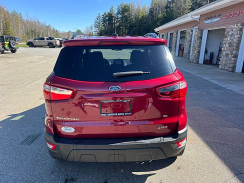 Used 2020 Ford EcoSport SE image 6