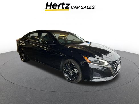 Used 2025 Nissan Altima 2.5 SR image 1