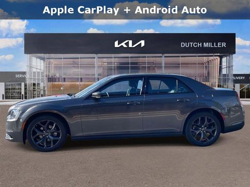 Used 2023 Chrysler 300 S image 4