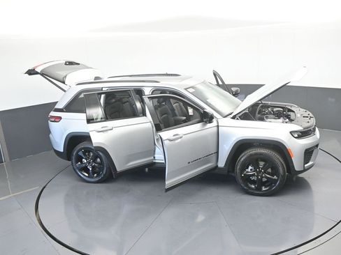 New 2026 Jeep Grand Cherokee Limited w/ Limited Altitude Package RWD image 64