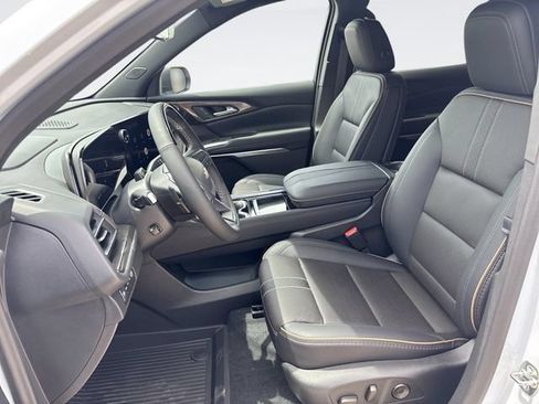 Used 2026 Chevrolet Traverse High Country w/ LPO, Floor Liner Package AWD/4WD image 11