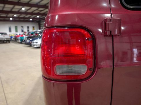 Used 2002 Dodge B1500 image 38