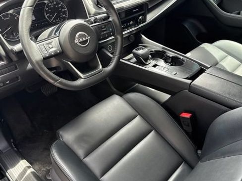 Used 2023 Nissan Rogue SV w/ SV Premium B Package FWD image 3