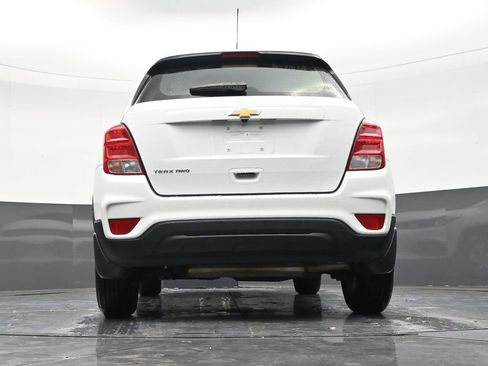 Used 2021 Chevrolet Trax LS AWD/4WD image 24
