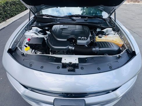 Used 2019 Dodge Charger SXT image 17