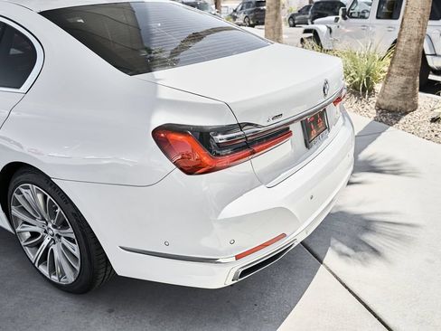 Used 2020 BMW 750i xDrive w/ Executive Package AWD/4WD image 7