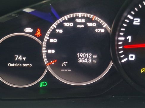 Used 2023 Porsche Cayenne image 15