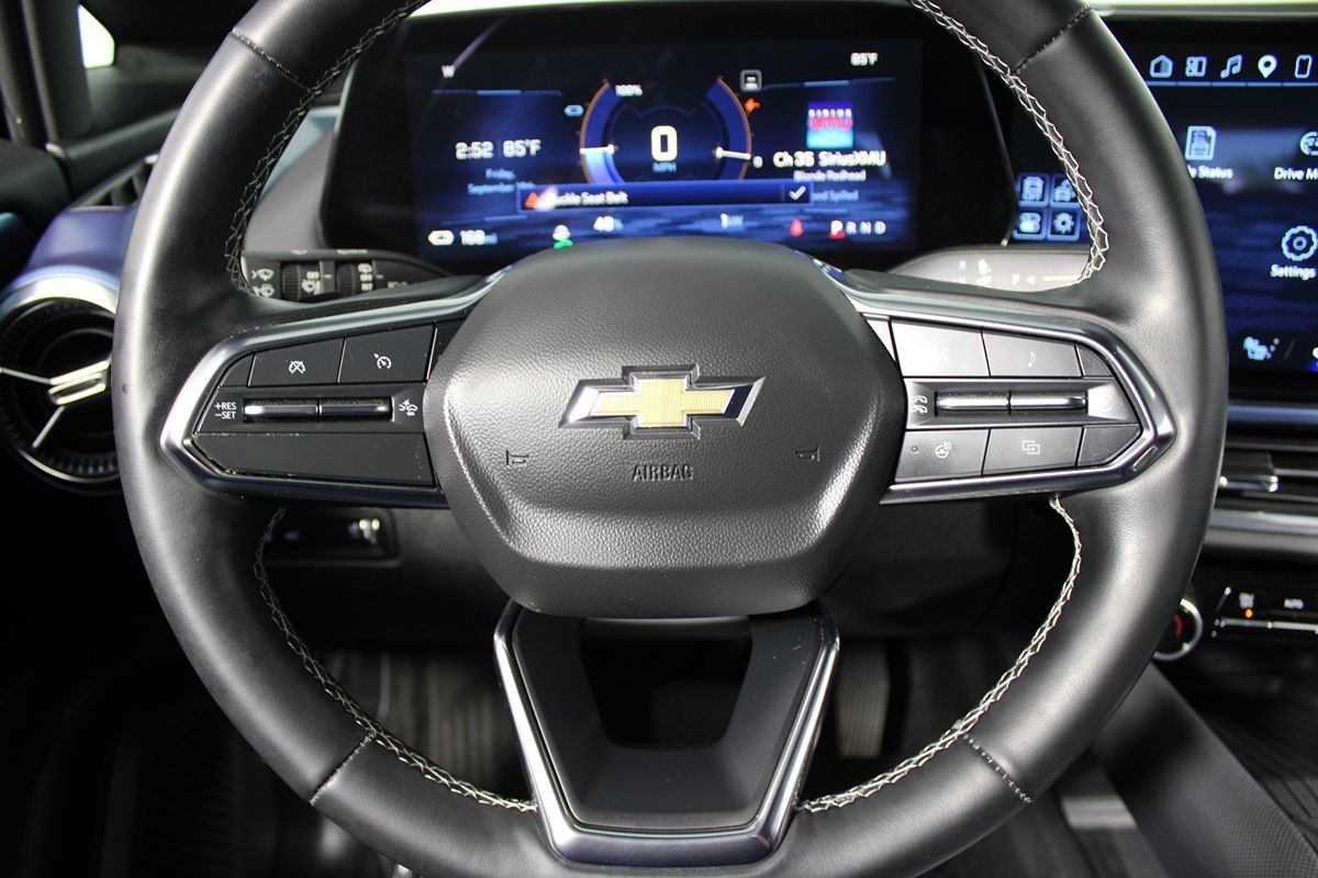 Used 2024 Chevrolet Equinox EV LT w/ LPO, All-Weather Mat Package FWD image 4