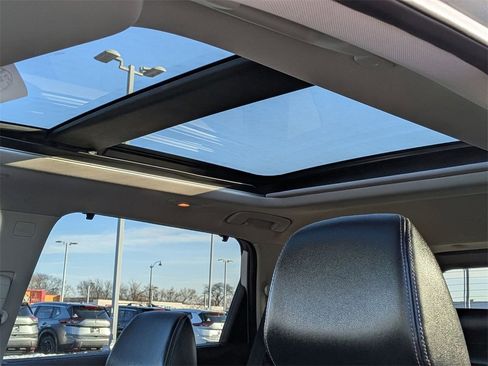 Used 2022 Nissan Rogue SL w/ SL Premium Package image 12