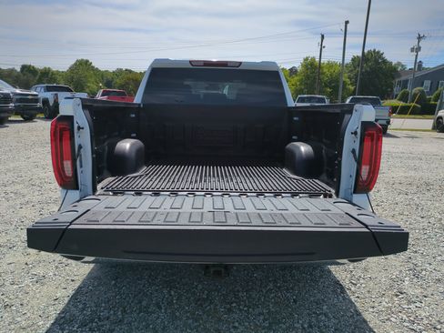 Used 2025 GMC Sierra 1500 SLT AWD/4WD image 30