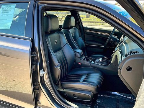Used 2023 Chrysler 300 S image 7