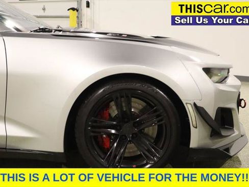 Used 2019 Chevrolet Camaro ZL1 RWD image 11
