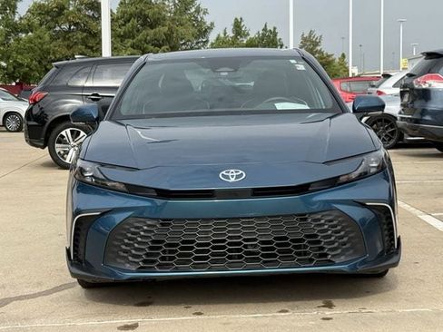Used 2025 Toyota Camry SE w/ Multimedia Upgrade Package FWD image 8