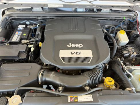 Used 2014 Jeep Wrangler Unlimited Sport w/ Quick Order Package 23S AWD/4WD image 20