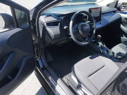 Used 2023 Toyota Corolla LE image 7